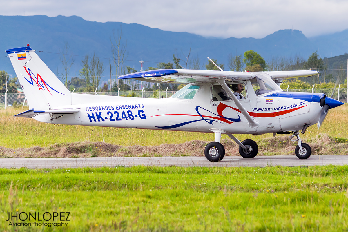 Avión C - 152